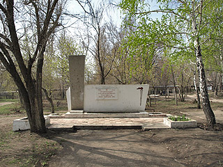Описание: http://saratovregion.ucoz.ru/saratov/monuments/war/vov_komsomolskiy.jpg